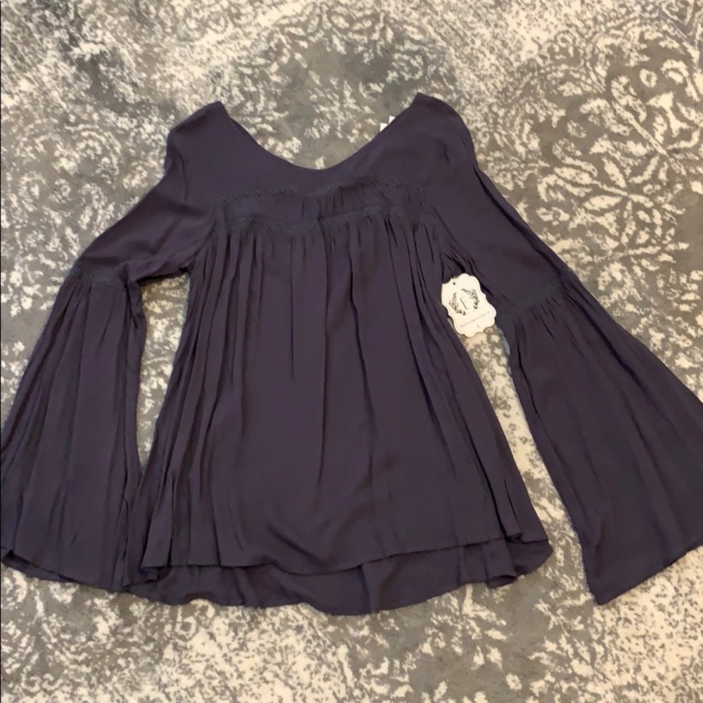 NWT!! Cute, lightweight top!